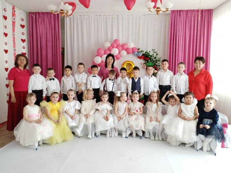 "8- марта" подготовительная группа "Солнышко"